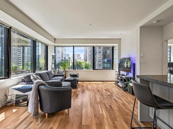 1333 Georgia St W #609, Vancouver, BC V6E 4V3