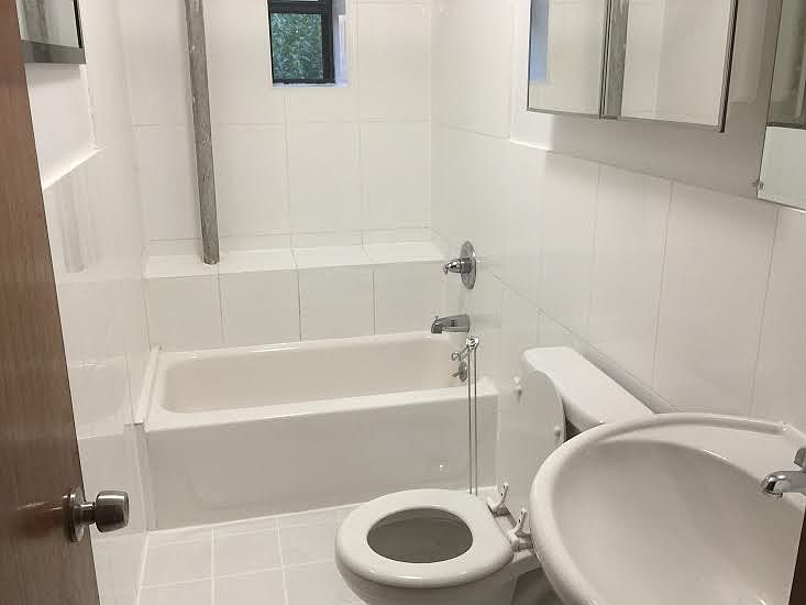 2nd image of 2310 1st Ave APT 4