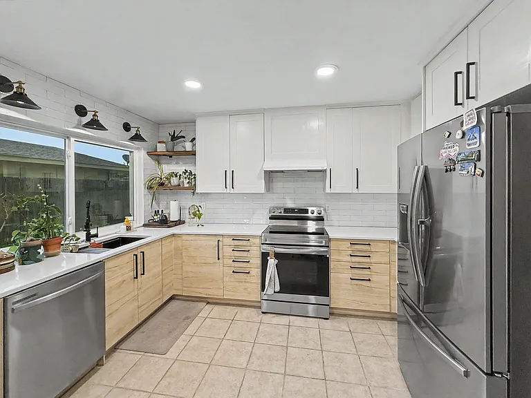 2910 Sweet Gum St — Photo 9