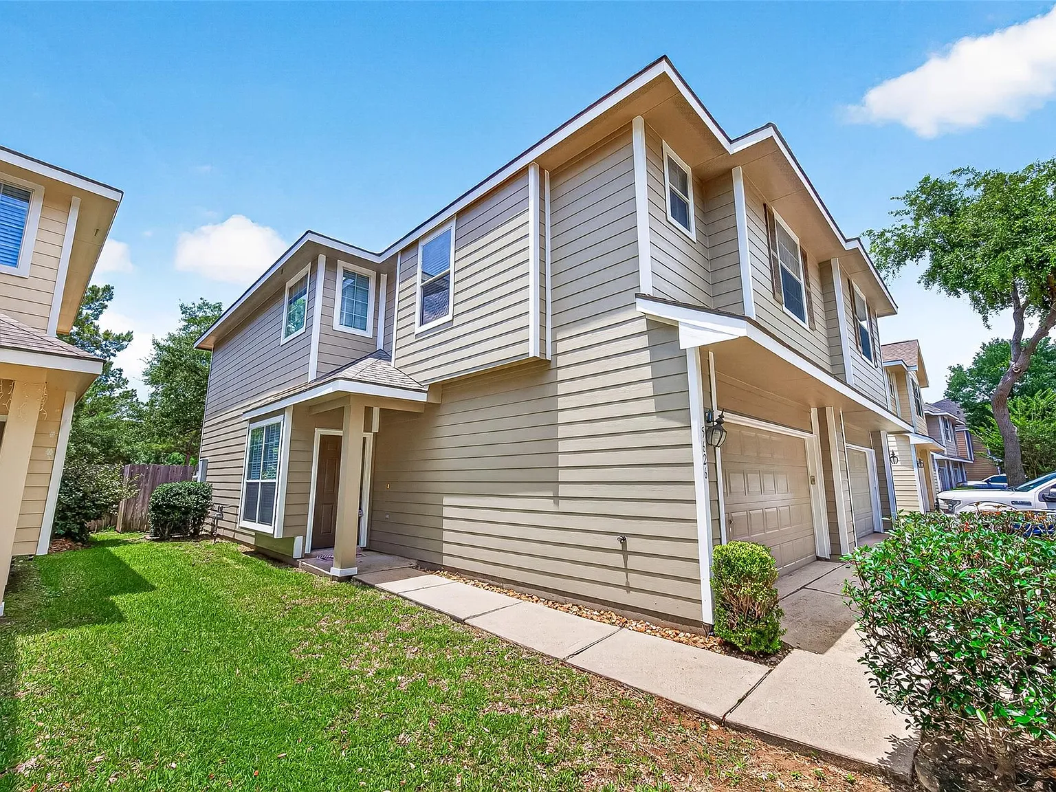 3 bed, 2.5 bath, 1568 sqft, $2,200 — Photo 3