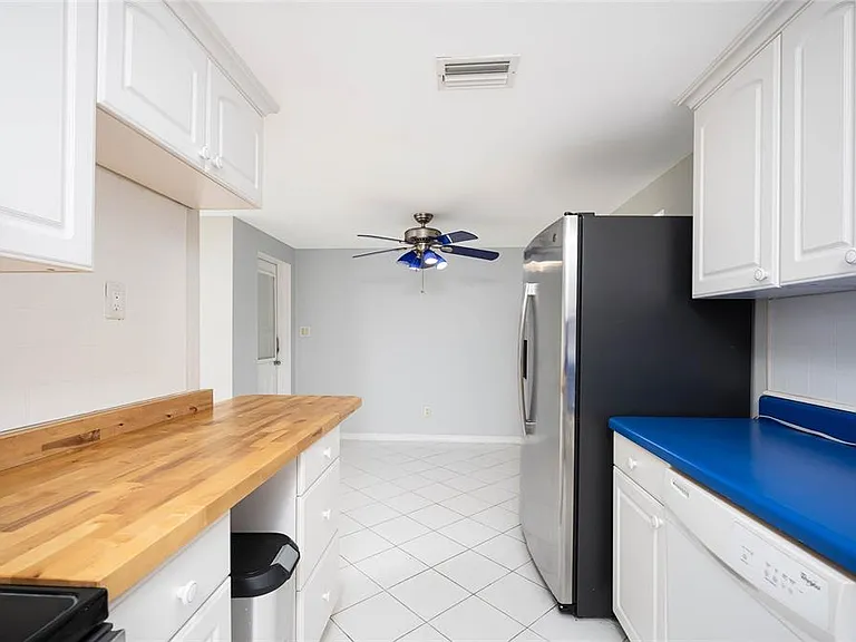 232 Pocono Trl E — Photo 16