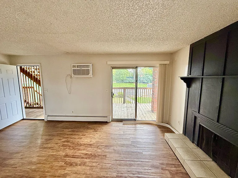2897 Greenland Drive — Photo 9