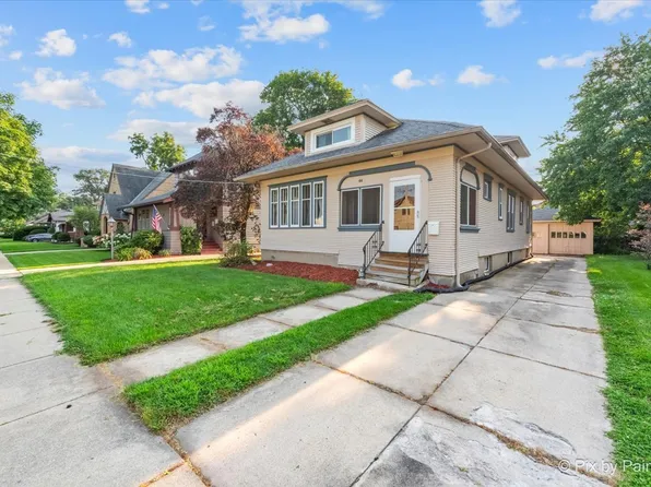 44 N Du Bois Ave, Elgin, IL 60123