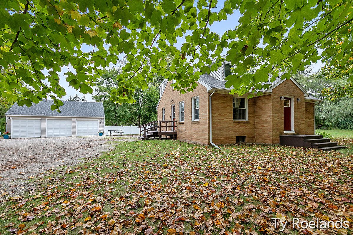 9239 Vergennes St SE, Ada, MI 49301 Zillow