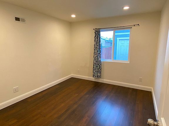4th image of 441 Lynbrook Dr