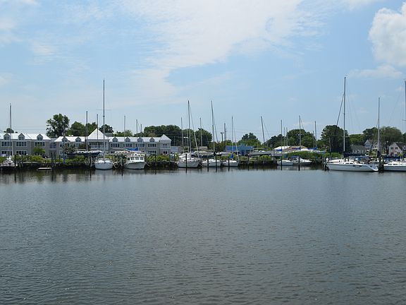 4th image of 318 Shipyard Dr #41