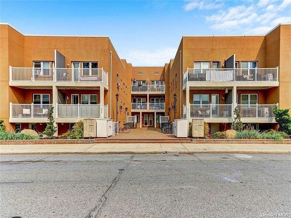 1st image of 251 W Broadway APT 105