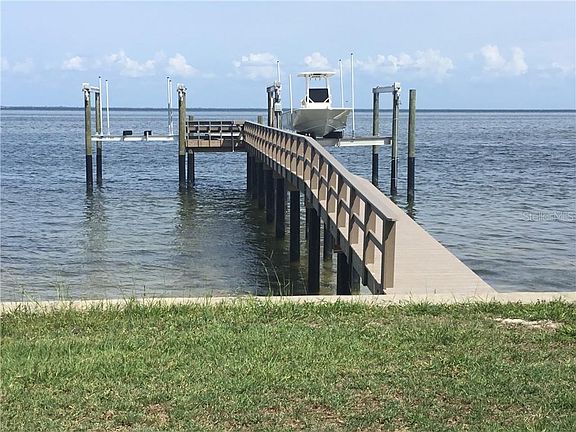 2nd image of 3801 Bayshore Blvd NE