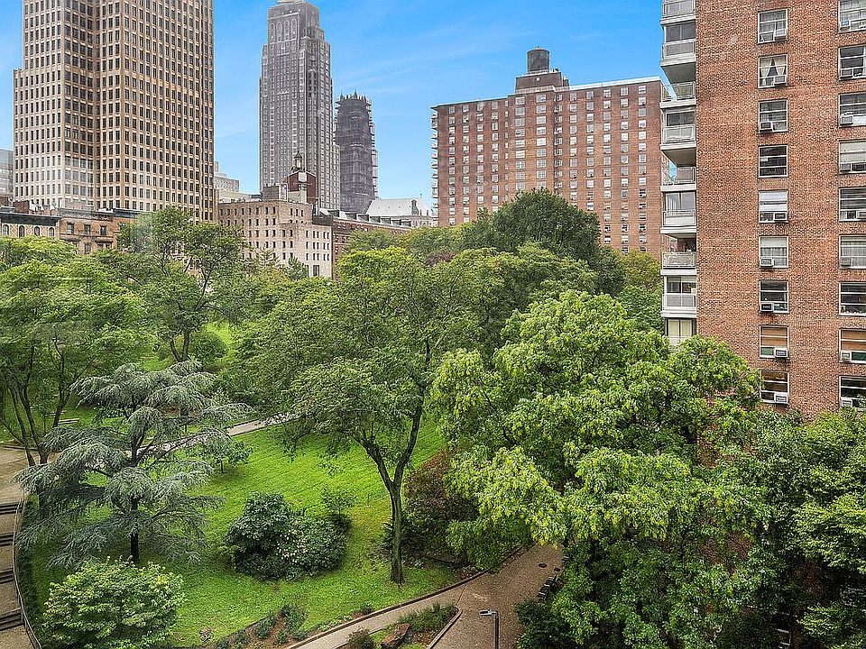 2nd image of 70 La Salle St APT 9G