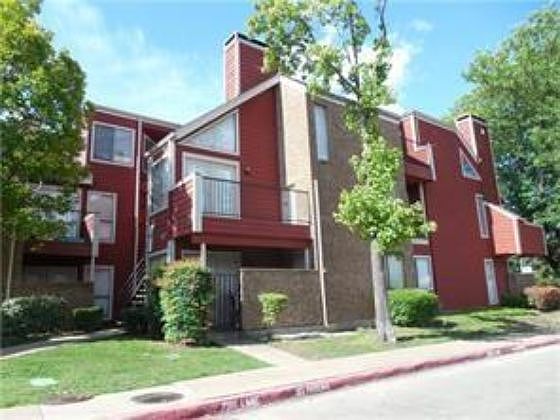 2nd image of 9809 Walnut St #211