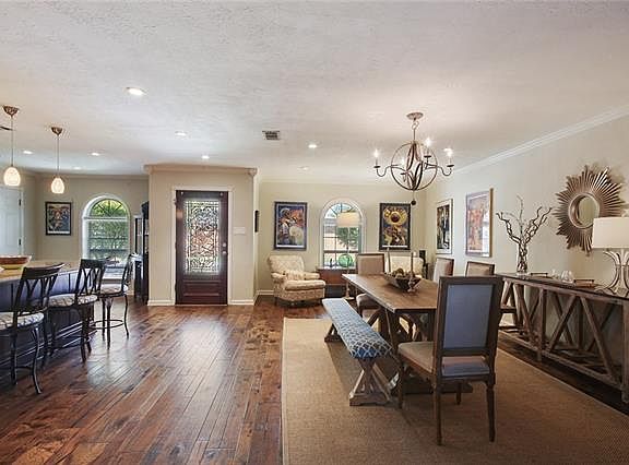 3rd image of 3608 Woods Dr
