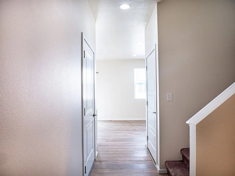 1007 N Viewmont Rd — Photo 21