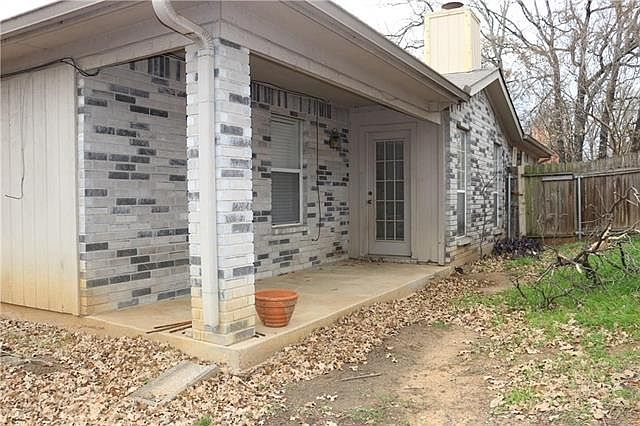 2nd image of 1121 Hidden Creek Dr
