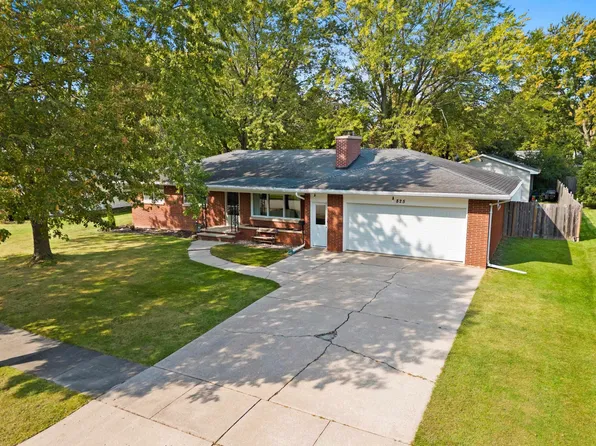 825 Voelker St, De Pere, WI 54115