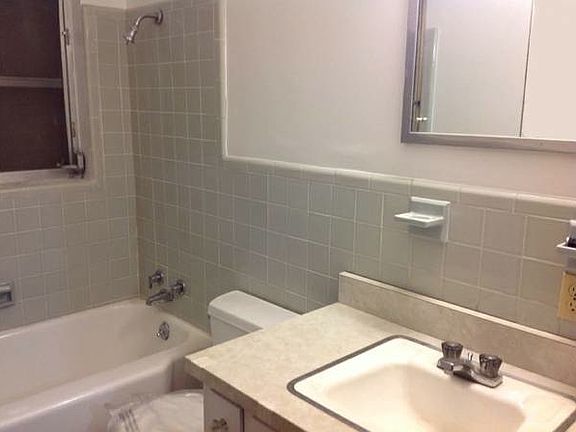 5th image of 5416 Milan Dr