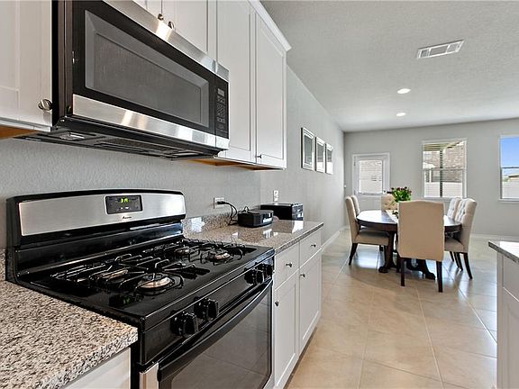 5th image of 10916 Zoeller Dr