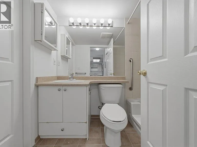 99 Begin St #10 — Photo 18