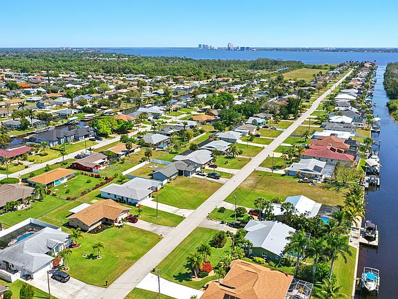 2nd image of 2039 Coral Point Dr