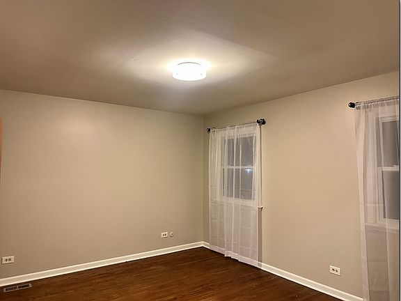 3rd image of 269 S Park Blvd