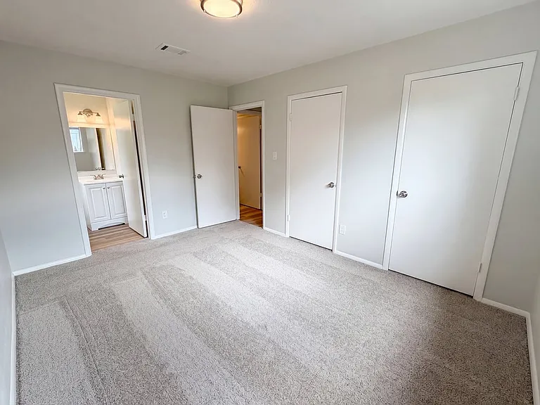 5701 Hanson Dr — Photo 4