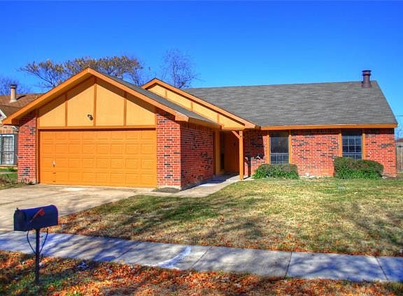 3rd image of 2211 Sharpshire Ln