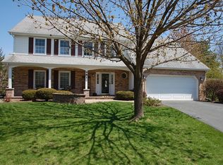 981 Hidden Lake Rd, Naperville, IL 60565