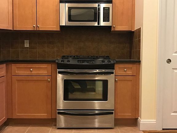 2nd image of 1425 Broadway APT 6F