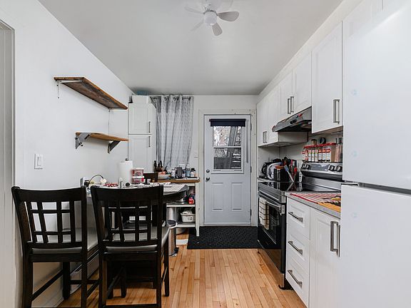 3rd image of 1424 Rue Poupart #1426