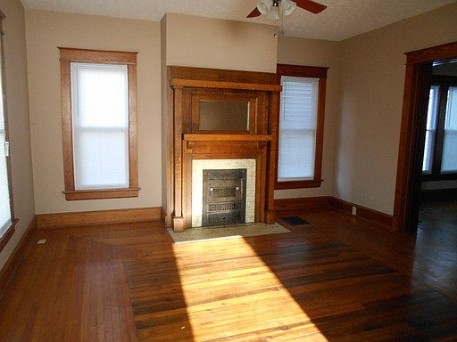 3rd image of 1811 Tytus Ave