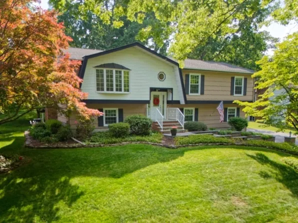 8 Edward Cir, Montville Twp., NJ 07045