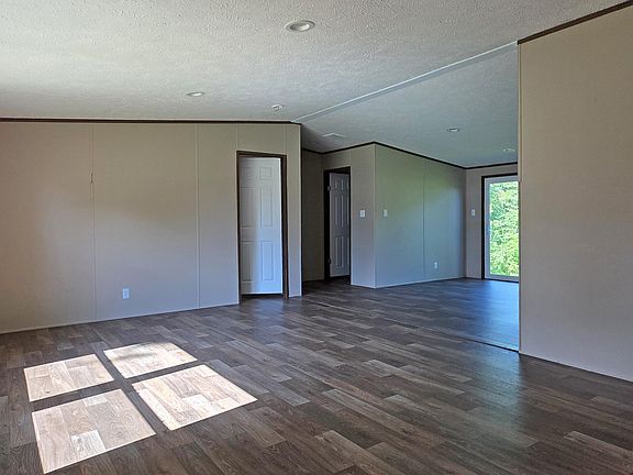 4th image of 2031 Louden Rd