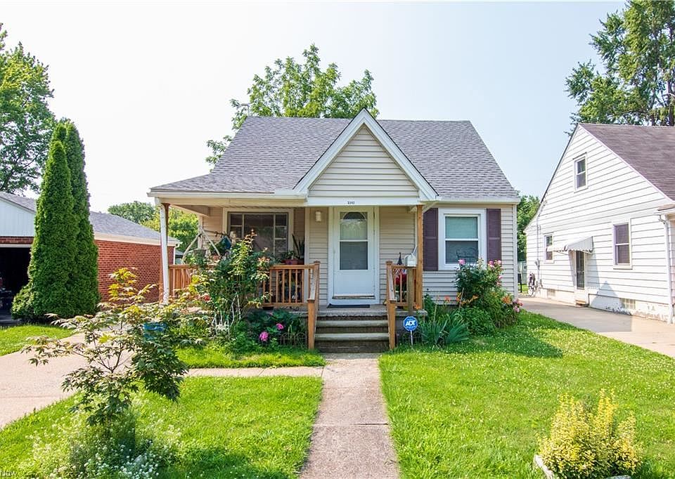 1st image of 3242 Lincoln St