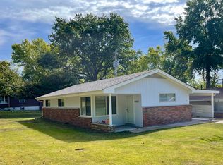 9962 Duke Dr, Saint Louis, MO 63136