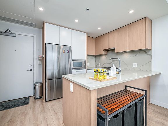 2nd image of 567 Clarke Rd #1109