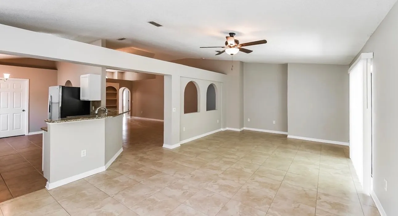 3 bed, 1855 sqft, $2,500 — Photo 4