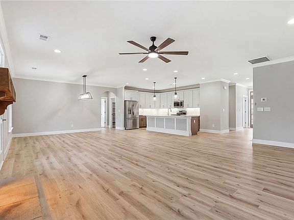 5th image of 736 Stewart Gin Rd