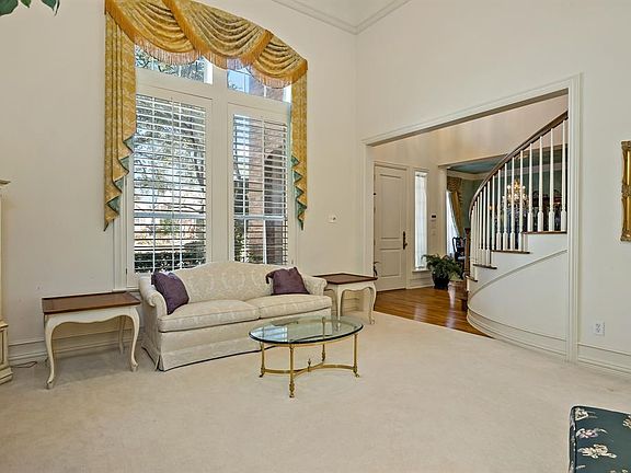 5th image of 1126 Creekwood Dr
