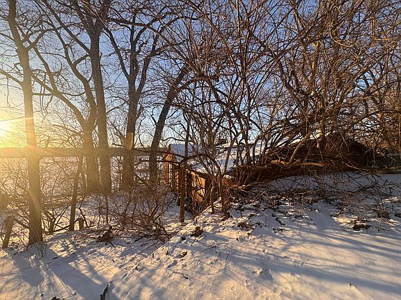 2nd image of 2 Sycamore Bay