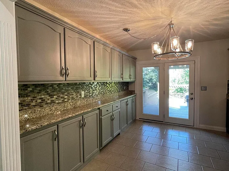 159 Wiltshire Ave — Photo 5