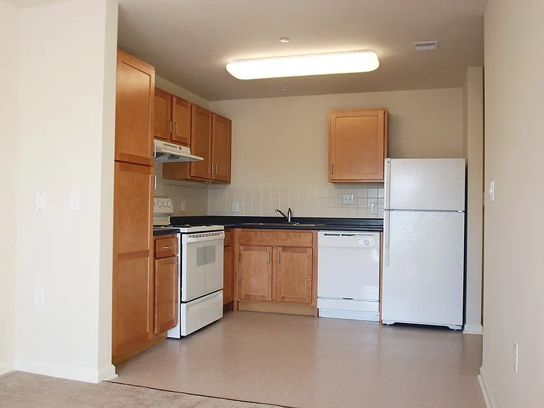 Fairfield Apartments — Photo 14