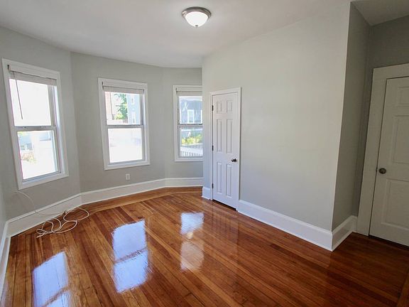 5th image of 203 Westville St