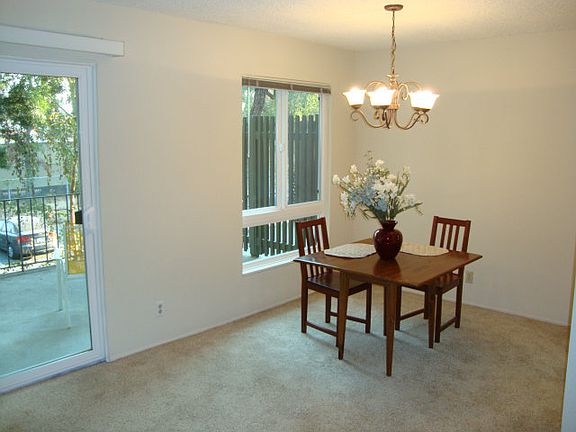 5th image of 802 N Delaware St APT 212