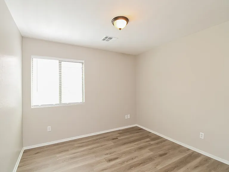 45734 W Dirk St — Photo 12