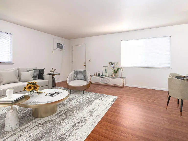 Park Villa Apartments — Photo 12