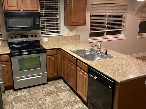 3rd image of 9862 W Rosecroft Ct Unit 104