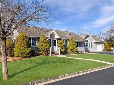 1 Apple Street, Syosset, NY, 11791