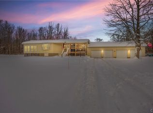 18 Biddlecum Rd, Pennellville, NY 13132