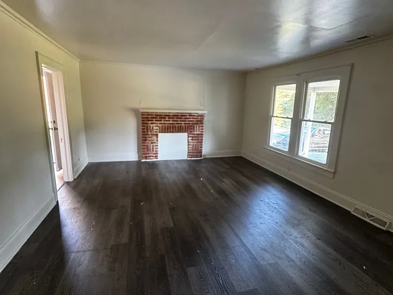 408 Ross Grove Rd E — Photo 6
