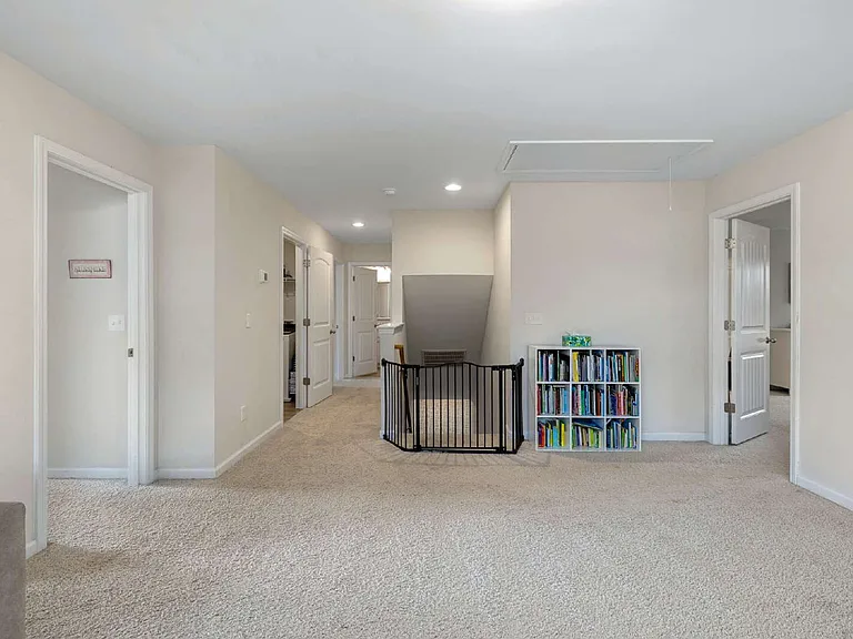 900 Curlew Cir — Photo 24