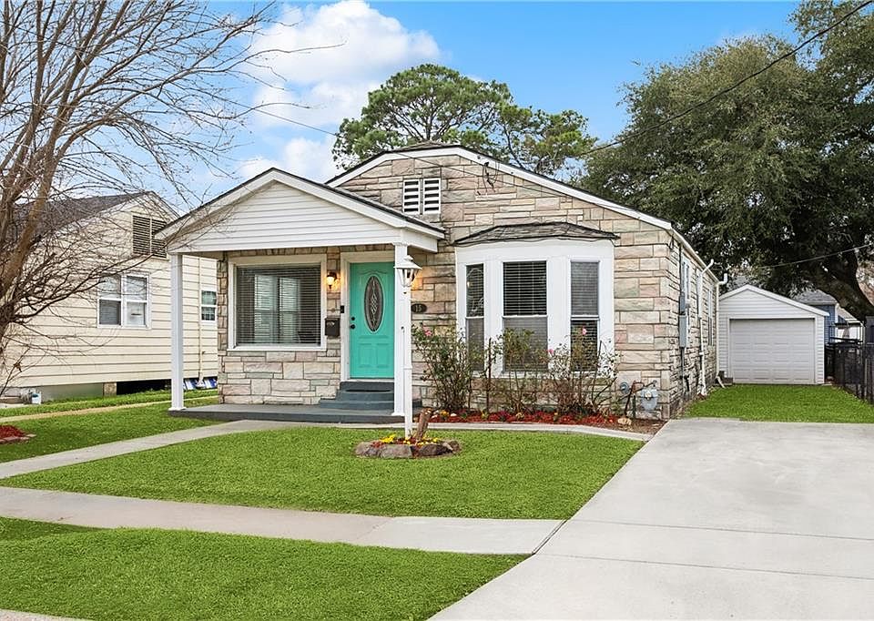 1st image of 15 Labarre Pl